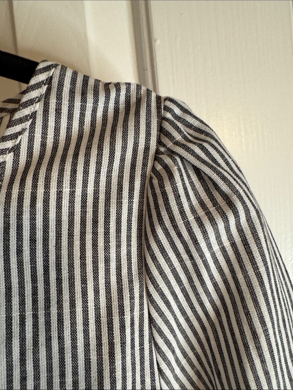 SHEIN Black and White Striped Long-Sleeve Blouse (23) - Picture 5 of 7